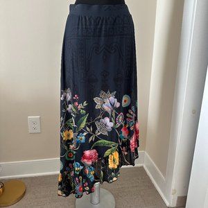 Desigual skirt with elastic waist and uneven bottom size L